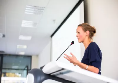 Curso de Arte De Hablar En Público - Potencia Tu Voz